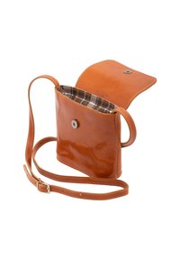 Borsa a tracolla in pelle tan con finitura liscia, chiusura a pattina e rivestimento a quadri. Dotata di una lunga tracolla regolabile e hardware a pulsante visibile.