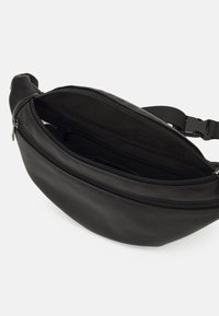Pier One UNISEX - Marsupio - black
