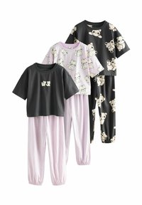 Set di pigiami per bambini: due magliette a manica corta, una nera con stampe di orsi bianchi e una lavanda con disegni di animali giocosi. Pantaloni coordinati.