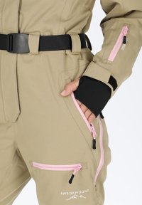 Swedemount CERVINIA  - Tuta da neve - beige
