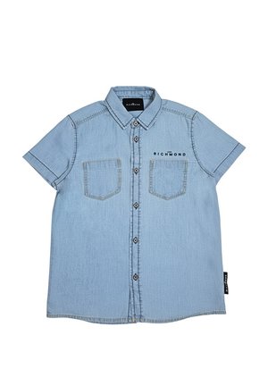 Camicia di jeans color azzurro a maniche corte con bottoni frontali, due tasche sul petto, colletto e la scritta "RICHMOND" stampata sulla tasca destra del petto.