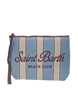 Piccola pochette da polso con righe verticali blu e beige e testo "Saint Barth Beach Club" in lettere corsive scure e maiuscole, chiusura con cerniera in alto.