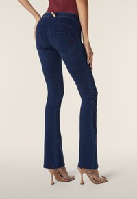 Freddy WR.UP® MINI FLARE PUSH-UP - Slim fit -farkut - dark jeans seams on tone