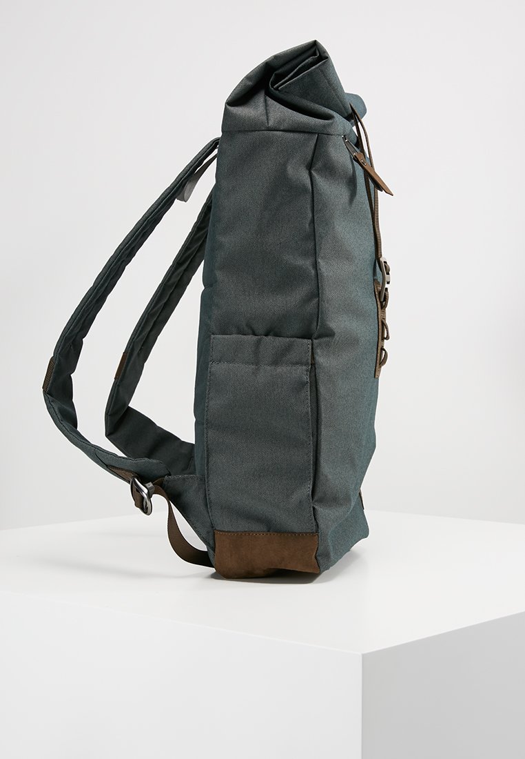 jack wolfskin royal oak backpack