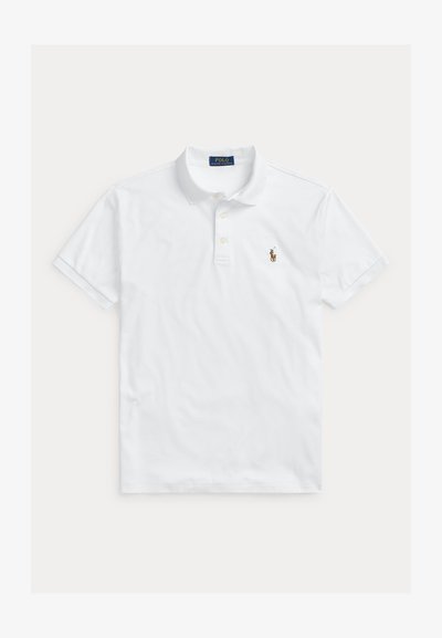 Fehér, rövid ujjú Polo Ralph Lauren póló gallérral, három gombbal és kis hímzett pólo játékos logóval a bal mellrészen.