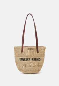 Tkaná slaměná taška s textem "VANESSA BRUNO", s dlouhými hnědými koženými ramínky.