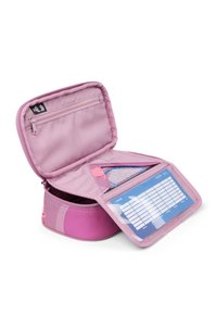 Rosa isolierte Tasche mit abgerundeter Form, Außenreißverschluss, transparentem Innenfach und Rautenmuster zur Organisation.