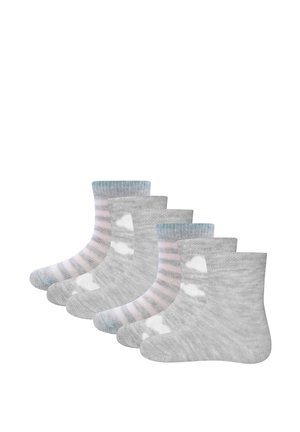 Six pairs of ankle socks, three grey with white cloud patterns and three with pink and grey stripes, arranged in alternating order.