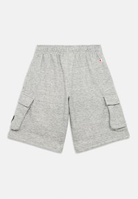 Γκρι βαμβακερά cargo σορτς με ελαστική μέση, πλαϊνές τσέπες και μικρό λογότυπο στη αριστερή μέση. Μαλακή υφή με casual σχεδιασμό.