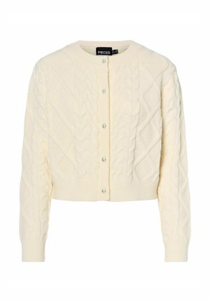 Cardigan lavorato a maglia color crema con motivo a treccia, scollatura rotonda e chiusura a bottone con accenti di perla, realizzato in tessuto morbido e testurizzato.