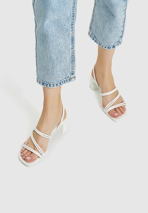 PULL&BEAR, Sandales - off-white