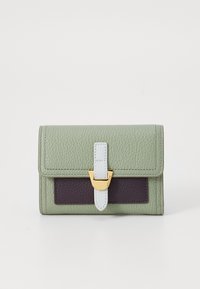 Unselected, greene