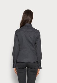 G-STAR KICK BACK - Blusa com botões - shadow