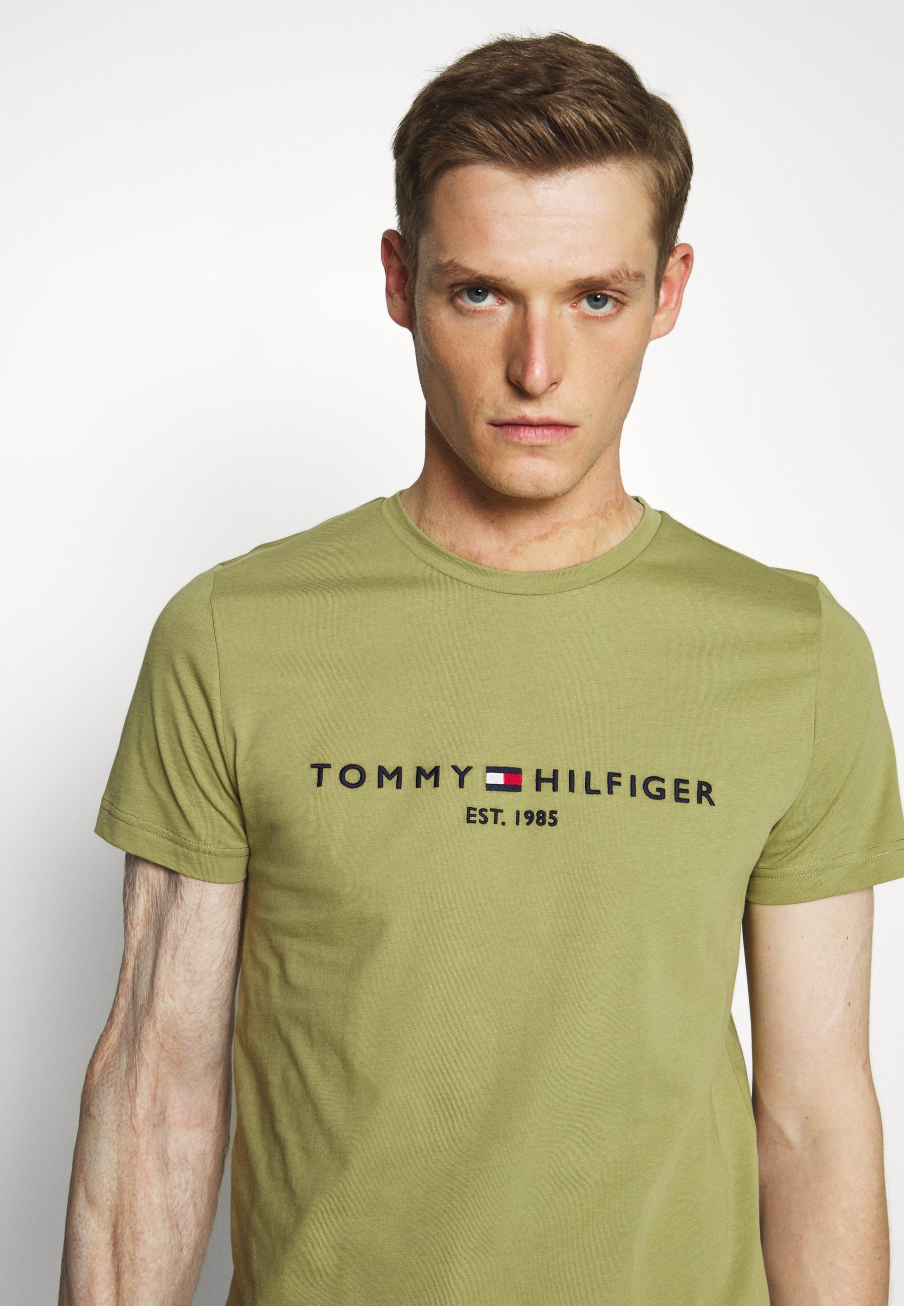 olive green tommy hilfiger t shirt