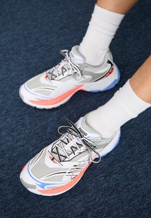 Sneakersy niskie