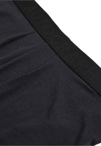 Bóxers de algodón negro para hombre con una suave cinturilla elástica que presenta el logo en relieve "AUTOGRAPH". Tejido suave con un detalle de costura mínima.