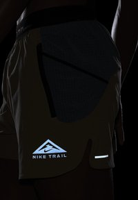 Nike Performance SECONDSUNRISE - Kurze Sporthose - khaki smoke grey black