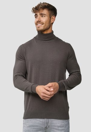 Ciemnoszary sweter z golfem, z długimi rękawami, ściągaczami przy rękawach i u dołu. Wykonany z gładkiego, miękkiego materiału o dopasowanym kroju.