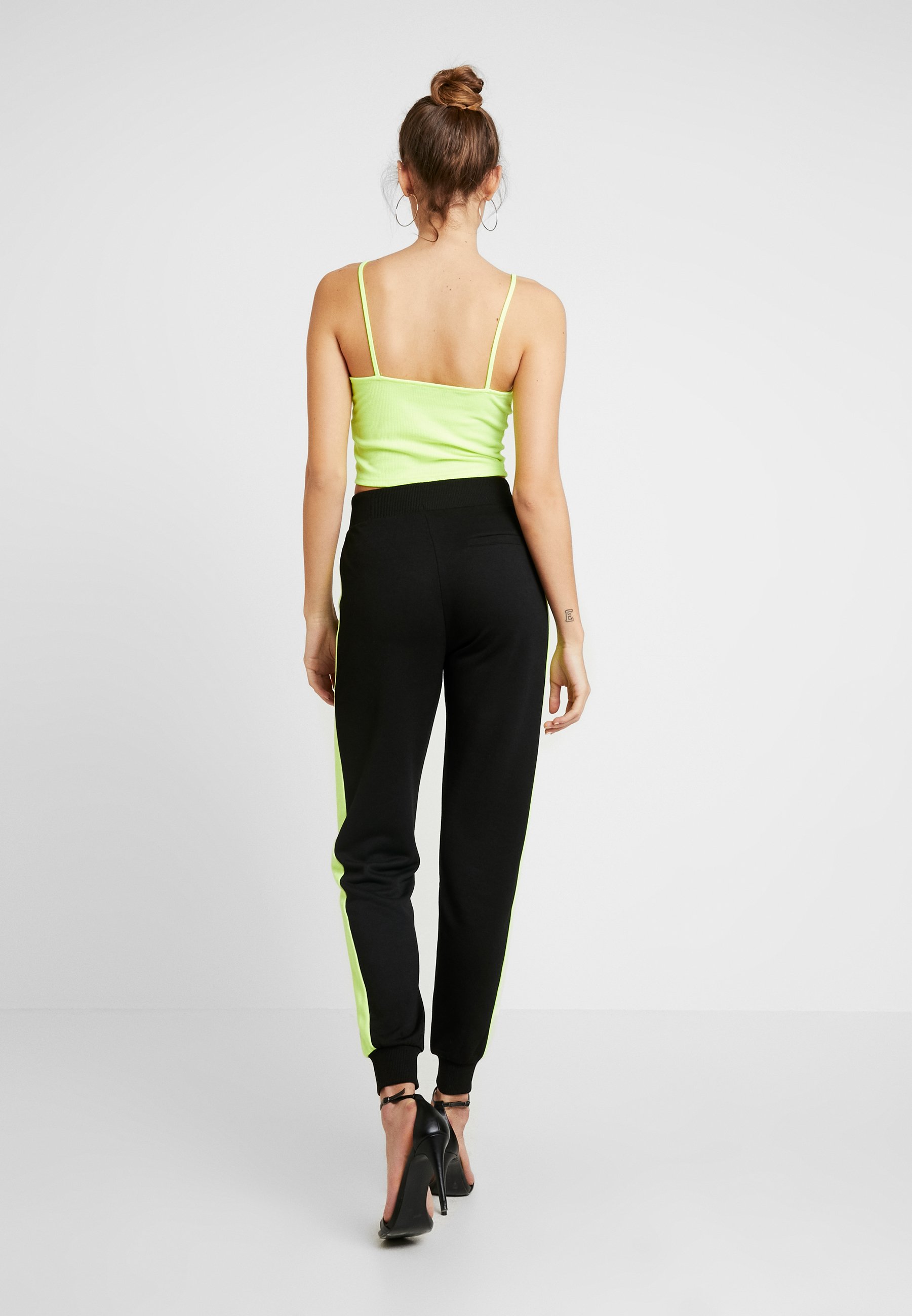 NA KD CONTRAST PANEL JOGGERS Joggebukse black Zalando.no NA-KD CONTRAST PANEL JOGGERS - Joggebukse - black