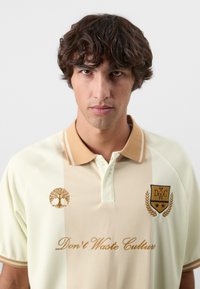 Don't Waste Culture LEO UNISEX - Πόλο - creme/yellow