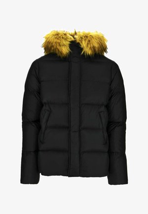 Schwarze Pufferjacke mit einem Reißverschluss vorne, ausgestattet mit einer gelben Kunstpelzkapuze und gestepptem Textil. Sie hat seitliche Taschen und einen lässigen Schnitt.