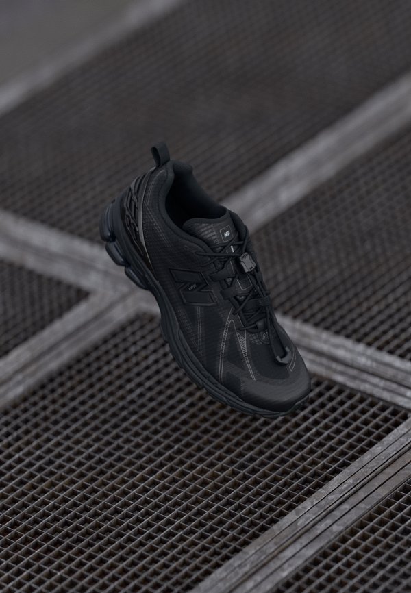 U1906 UNISEX - Sneakers low - black