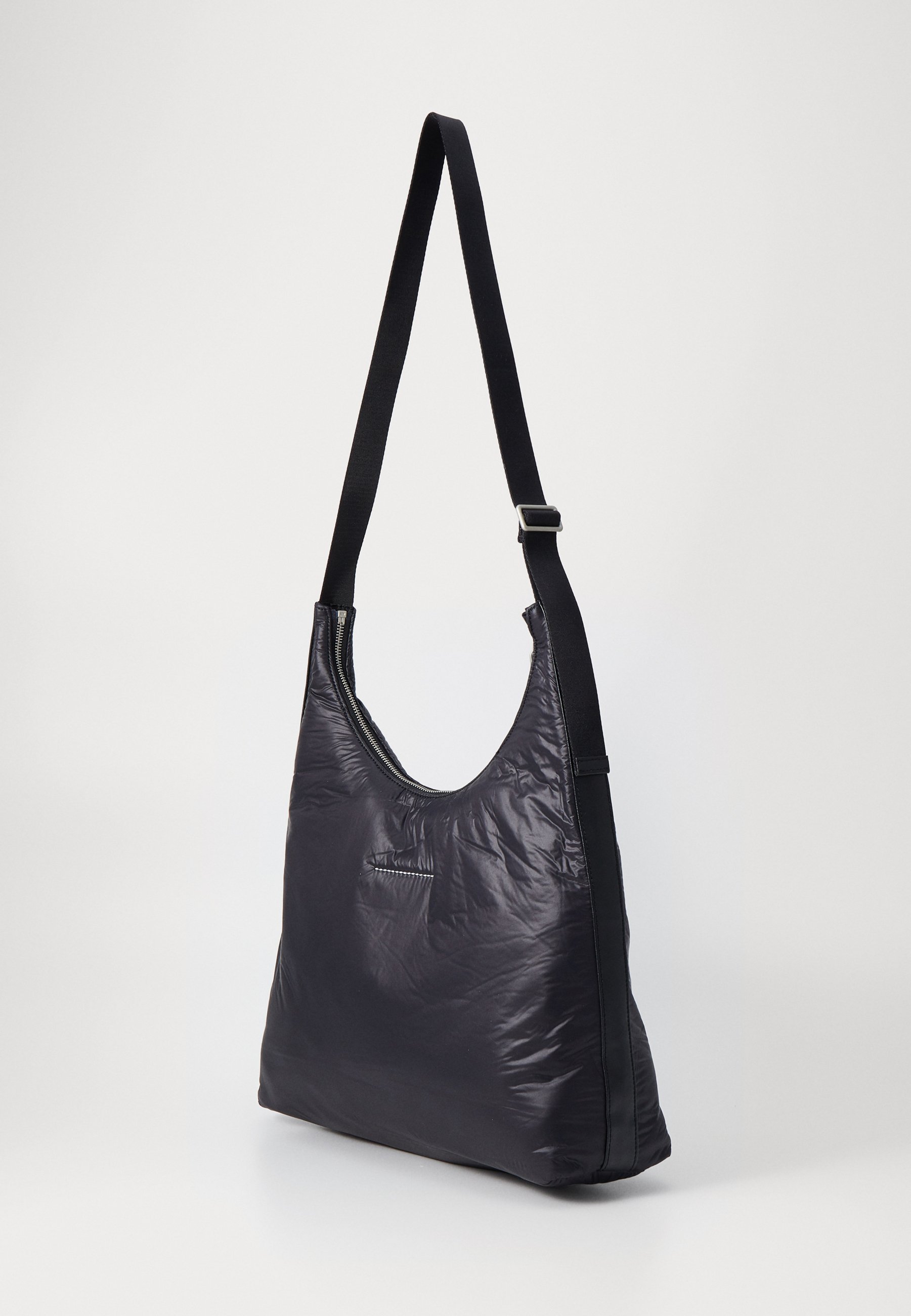 バッグ MM6 MAISON MARGIELA HOBO BAG BLACK MM6 エムエムシックス メゾンマルジェラ Maison Margiela