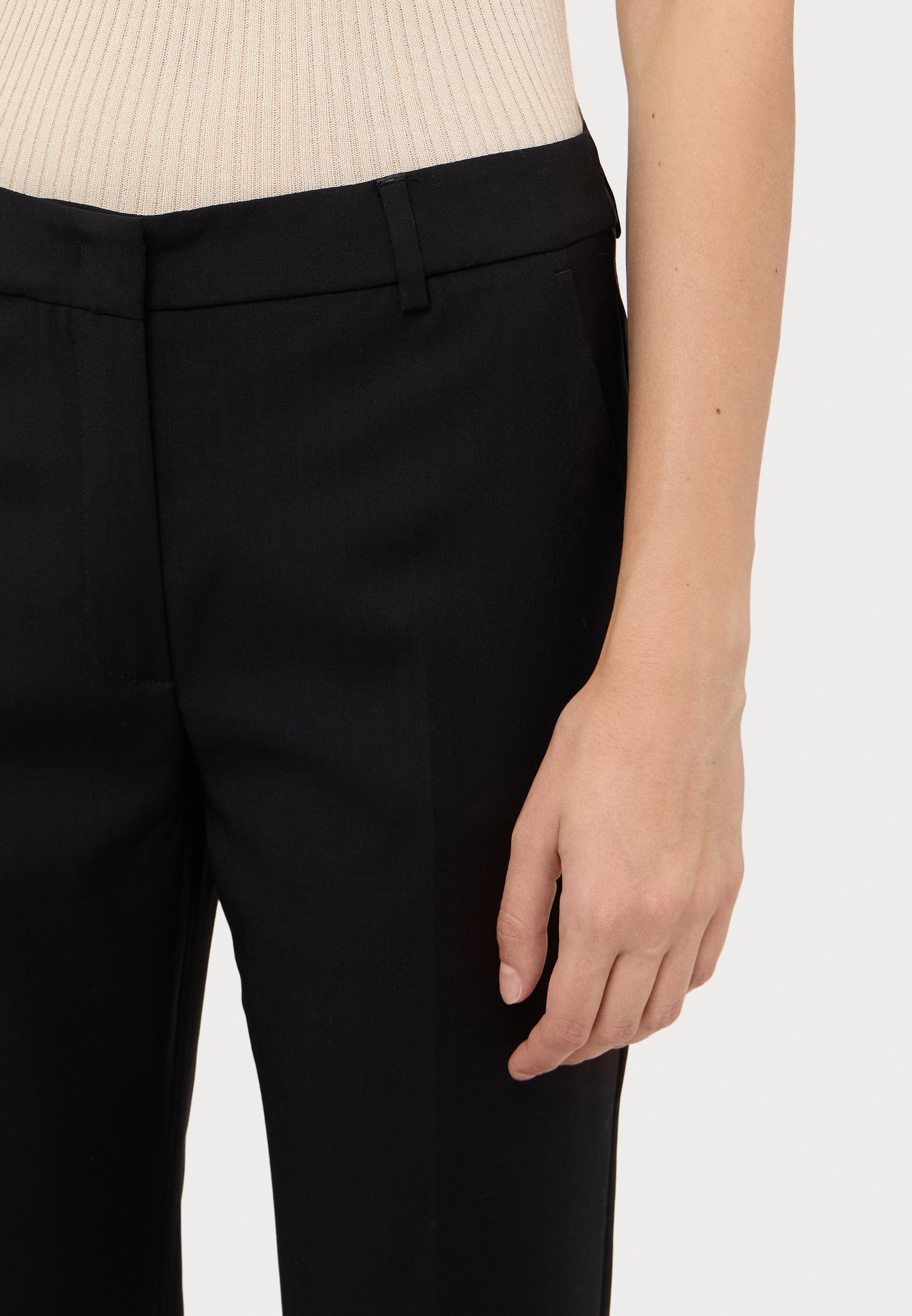 【送料&関税込】Weekend Max Mara Canon Long Trouser Weekend trousers black | Max Mara