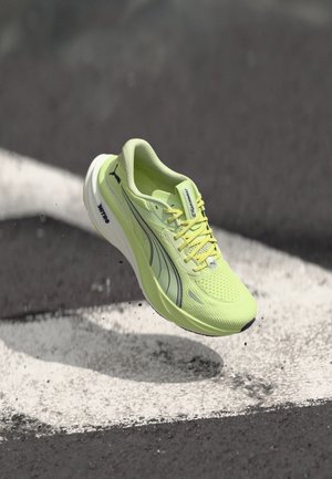 MAGNIFY NITRO 3 - Chaussures de running sur route - apple spritz/lux lime