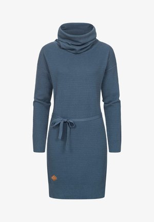 Blauwe gebreide jurk met een col, lange mouwen en een tailleband. Voorzien van een textuurpatroon en een klein merkembleem nabij de zoom.