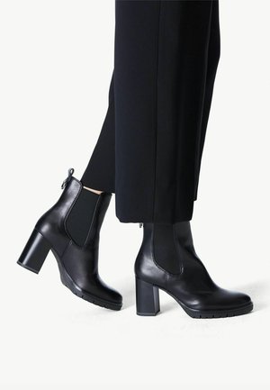 CHELSEA - Platform ankle boots - black