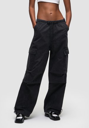 ISTVAN - Kapsáče - black washed