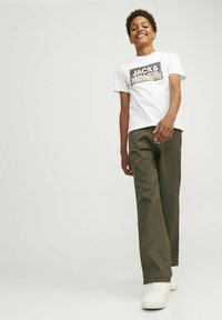 Jack & Jones Junior JPSTALEX JJCLEAN WORKER  - Hlače - olive night