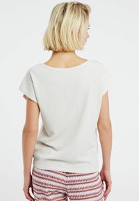 Protest PRTBOREAL - T-shirt basic - kitoffwhite