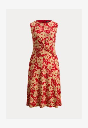 Sarkana ziedu kleita bez piedurknēm, ar mezglotu jostas detaļu un izpletni svārku daļā. Uz sarkanā fona izceļas krēmkrāsas ziedi.