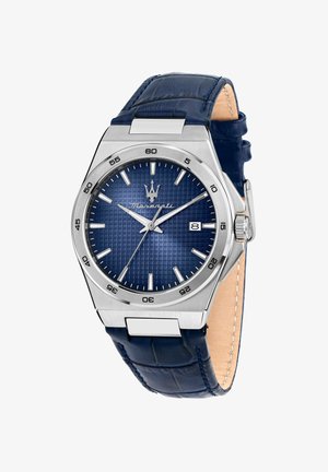 Maserati-Armbanduhr aus Edelstahl mit strukturiertem blauem Zifferblatt, silbernen Stundenmarkierungen, Datumsfenster bei 3 Uhr und blauem Lederarmband.