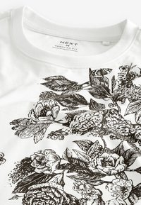 Next TATTOO FLORAL GRAPHIC  - Basic póló - white