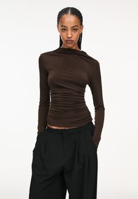 PULL&BEAR - GATHERED LONG SLEEVE - T-shirt à manches longues - brown Image miniature 1