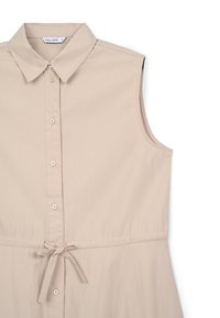 Ärmelloses beiges Kleid mit Kragen, Knopfverschluss und einer gebundenen Taillendetail. Hergestellt aus glattem Stoff mit einem fließenden Rock.