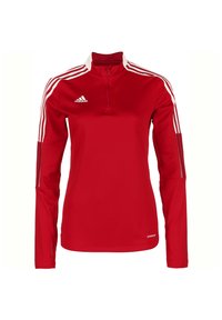Rotes langärmliges Sportoberteil mit einem Viertel-Reißverschluss, weißen Akzenten und drei weißen Streifen an jeder Schulter. Hergestellt aus leichtem, atmungsaktivem Material.