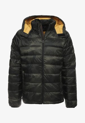 Pufferjack in donkergroen camouflage met een gele binnenkant. Voorzien van een ritssluiting aan de voorkant, capuchon en geribde manchetten. Lichtgewicht materiaal en doorstikte design.