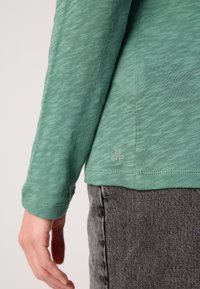 Marc O'Polo LONG SLEEVE BOAT NECK - Top dugih rukava - smooth green