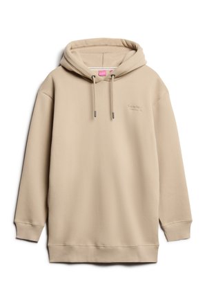 Sudadera color beige, confeccionada en una suave mezcla de algodón, con un bolsillo canguro en la parte frontal, capucha ajustable con cordón y un sutil logo en relieve en el pecho.