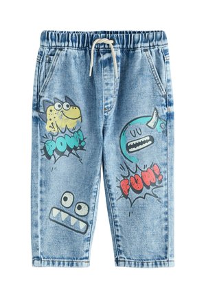 Ljusblå jeansshorts med resår i midjan, prydda med lekfulla monsterillustrationer och pratbubblor med texten "POW!" och "FUN!".