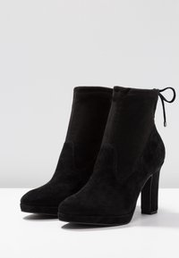 Pier One Botines de tacón - black