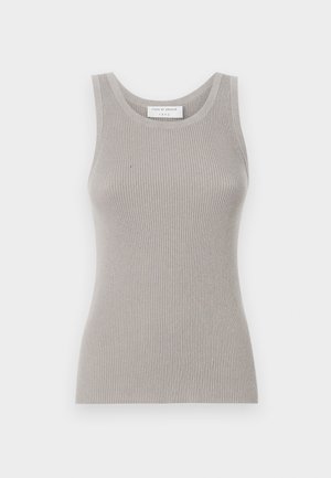 Hall hallidega helehall tank top ümmarguse kaeluse ja laia õlarihmaga. Omab pehmet tekstuuri ja keha järgivat disaini. Brändi silt on nähtav.