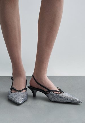 MICHAEL Michael Kors SELINA - Klassikalised kontsakingad - black