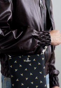 Vivienne Westwood SQUIRE SQUARE CROSSBODY UNISEX - Borsa a tracolla - black