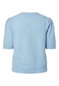 Pull en tricot bleu clair à manches courtes avec épaules bouffantes et poignets et bas côtelés, présenté de dos sur fond blanc.