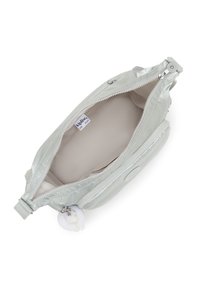 Pochette grigia chiara con zip realizzata in materiale lucido, dotata di un morbido rivestimento interno. Presenta un charm a forma di portachiavi e un'etichetta del marchio all'interno.